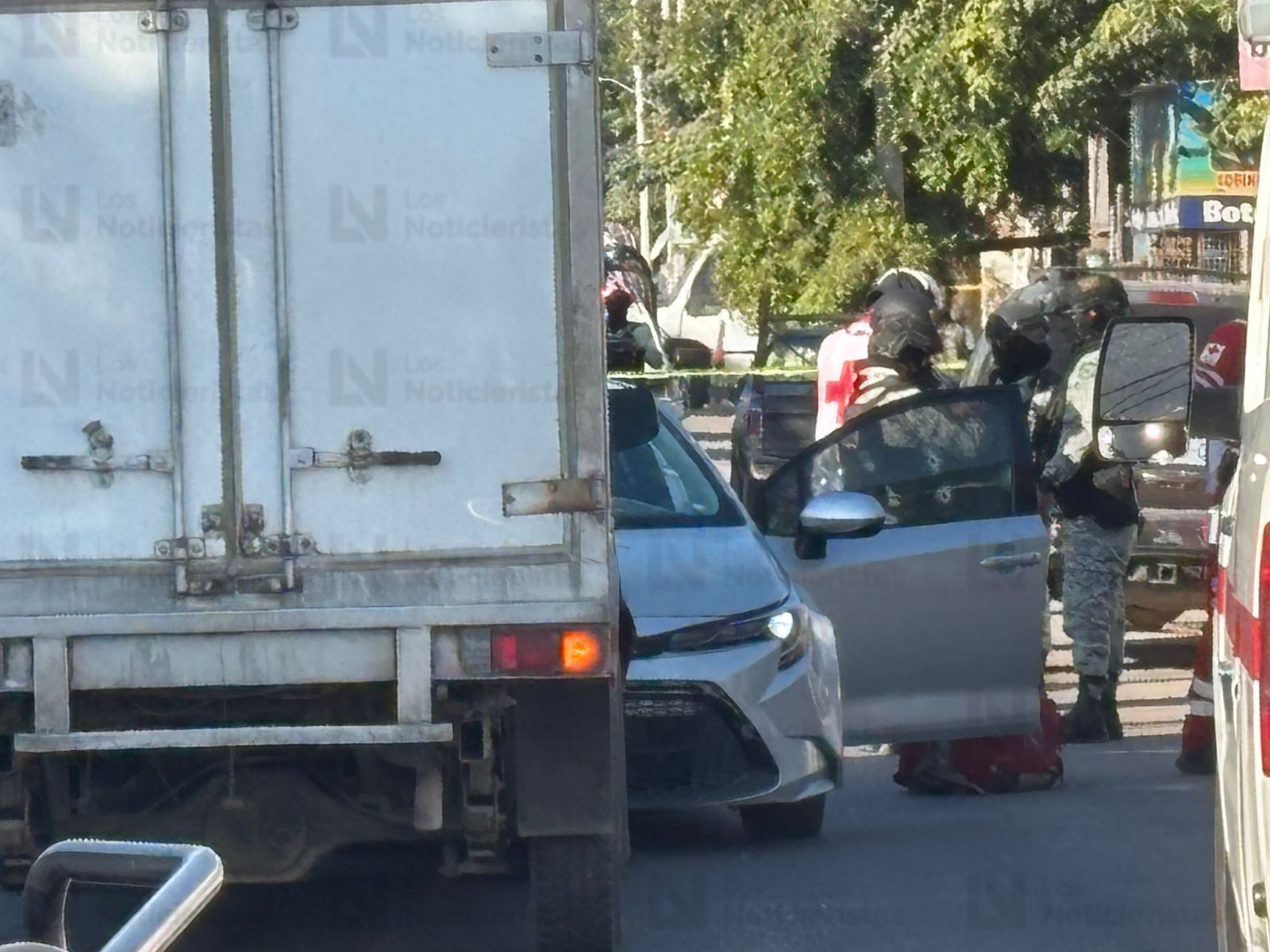 Se registra ataque a balazos contra un automóvil en Las Cucas, Culiacán