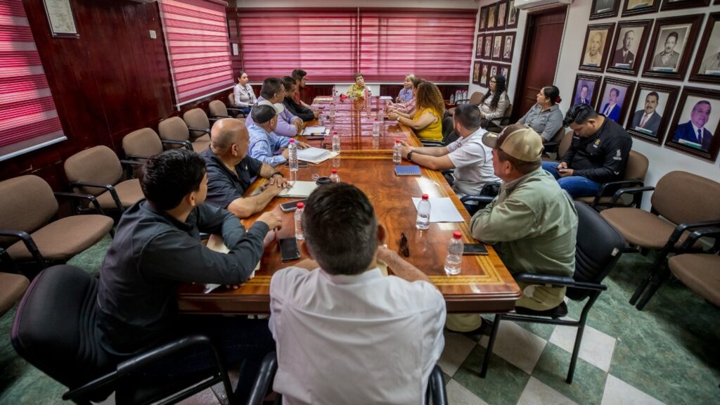 Evalúan síndicos y alcaldesa de Guasave
