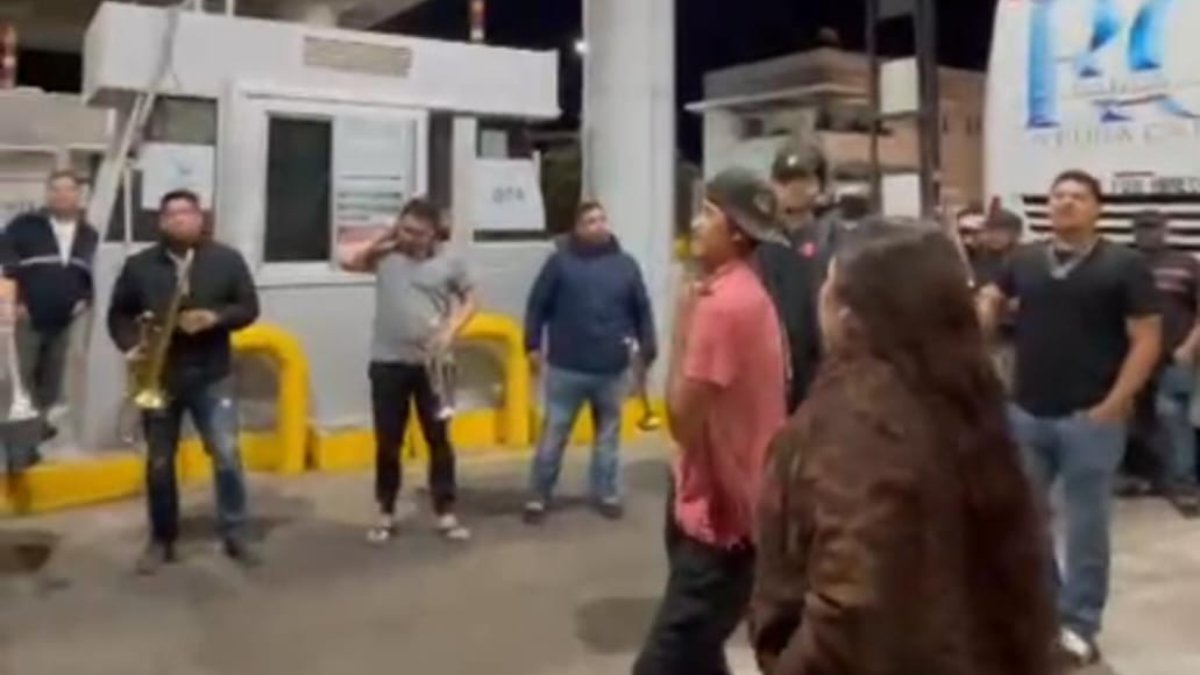 banda sinaloense en caseta cuatro caminos de guasave