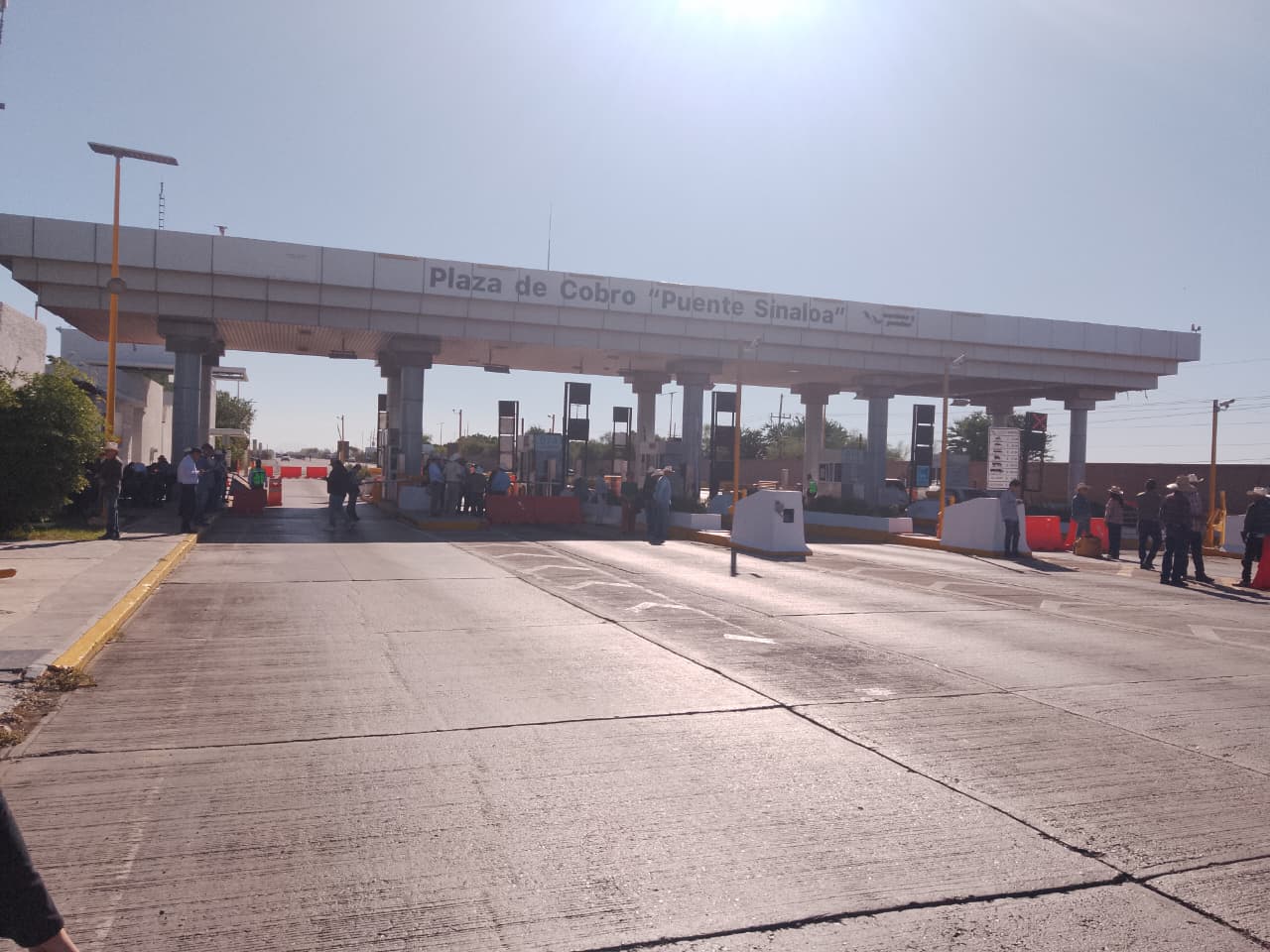 bloqueo en la caseta de Cuatro Caminos