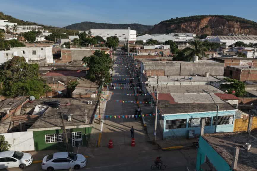 Pavimentan la calle Bahía Concepción en Mazatlán, Sinaloa