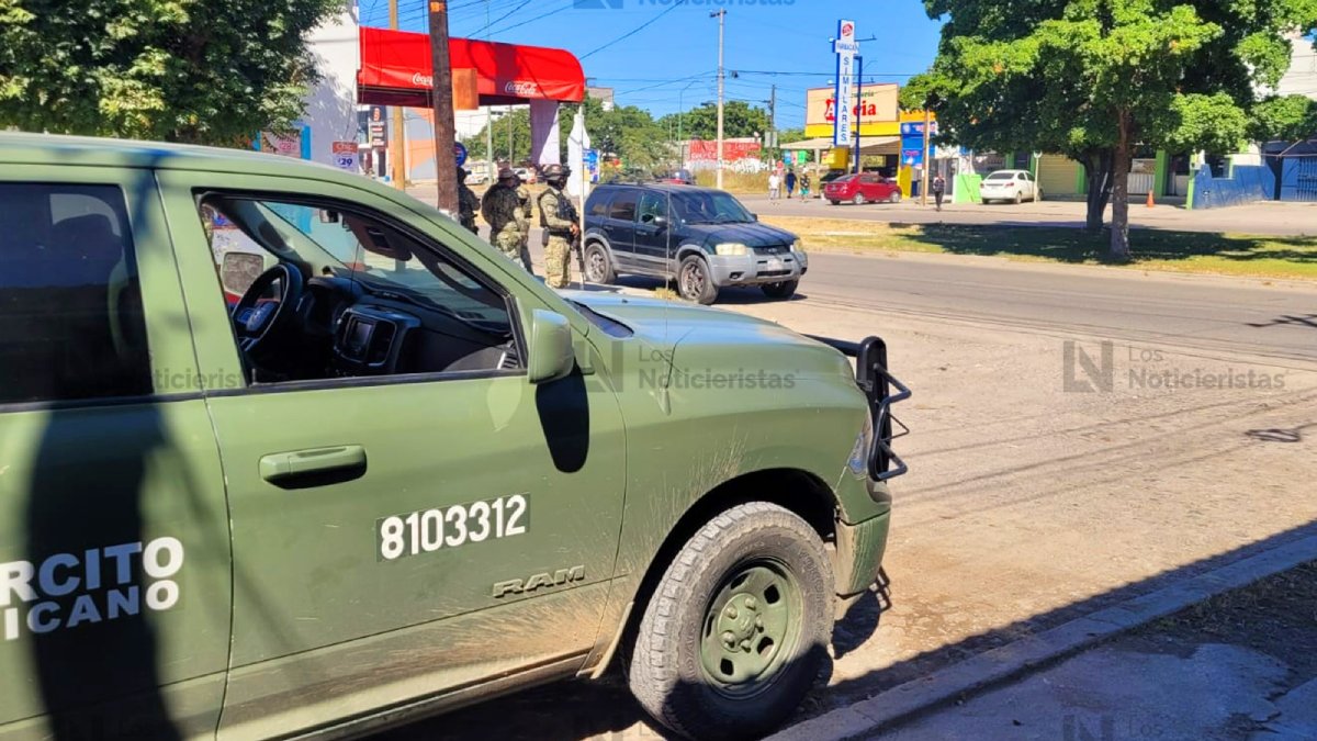 camioneta abandonada con impacto de bala en arboledas invies en mazatlan ejercito