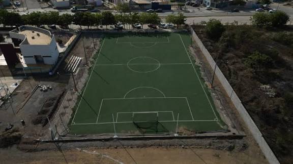 Invitan a empresarios a adoptar una cancha deportiva en Mazatlán, Sinaloa, para su rehabilitación