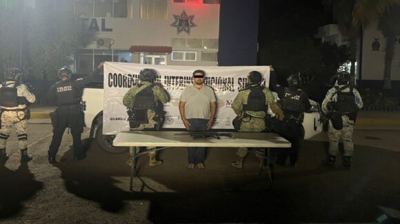 ¡Cayó en Sinaloa! Capturan en Navolato a hombre con orden de aprehensión con fines de extradición a EU