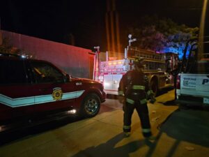 Casa dañada tras explosión en Mazatlán