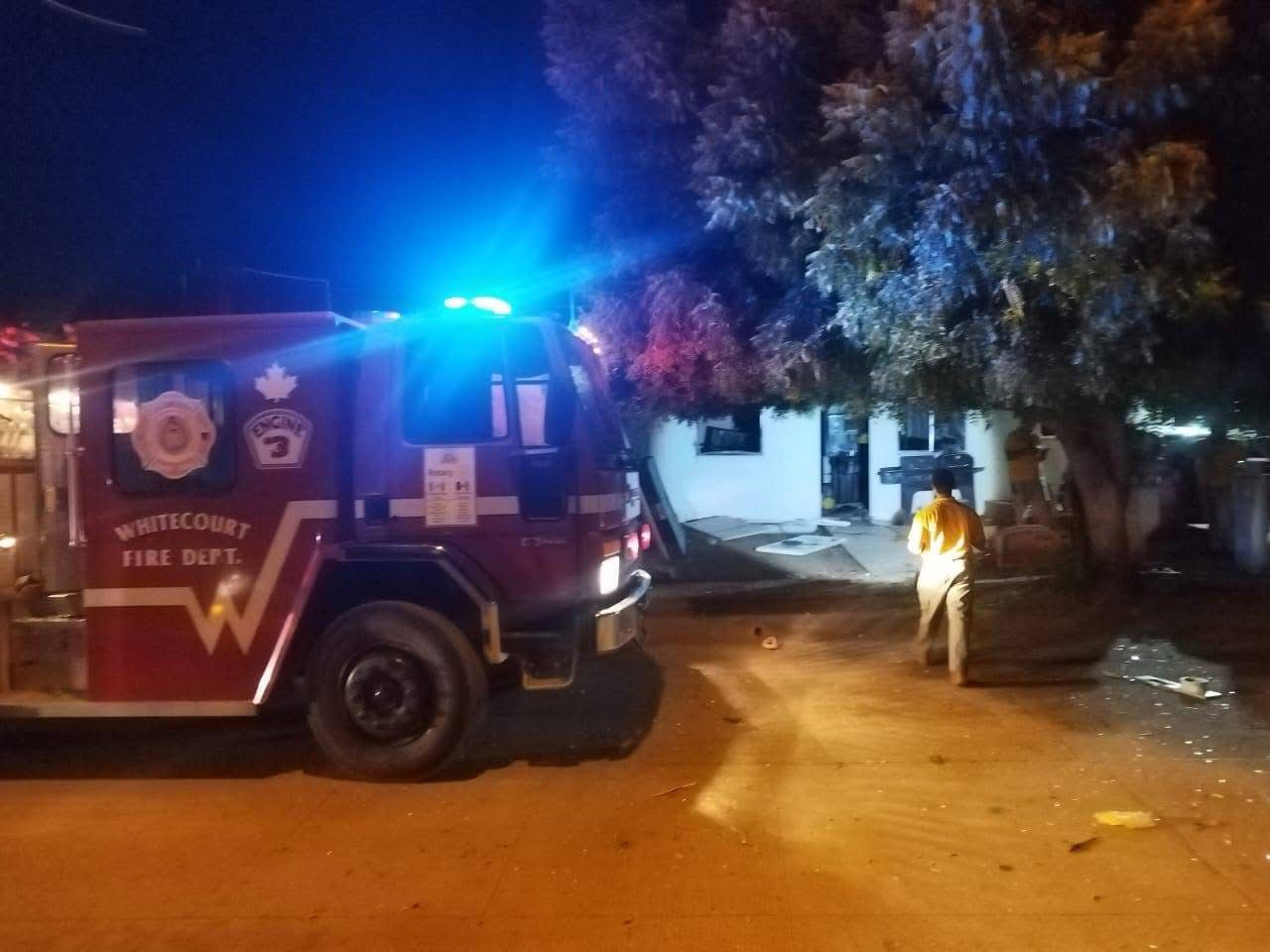 Casa dañada tras explosión en Mazatlán