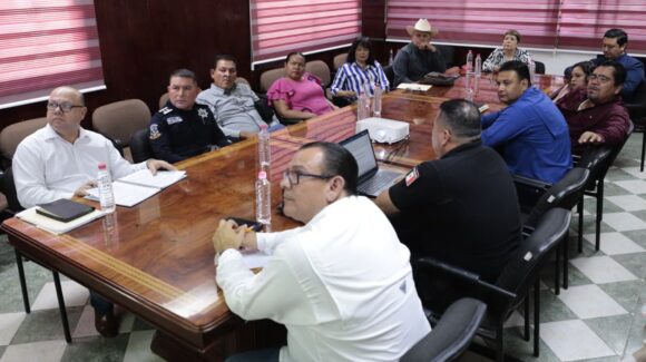 Arrastre de vehículos será la última opción; alcaldesa anunció que se rotará a las grúas y se les pedirá cobros más bajos, en Guasave, Sinaloa