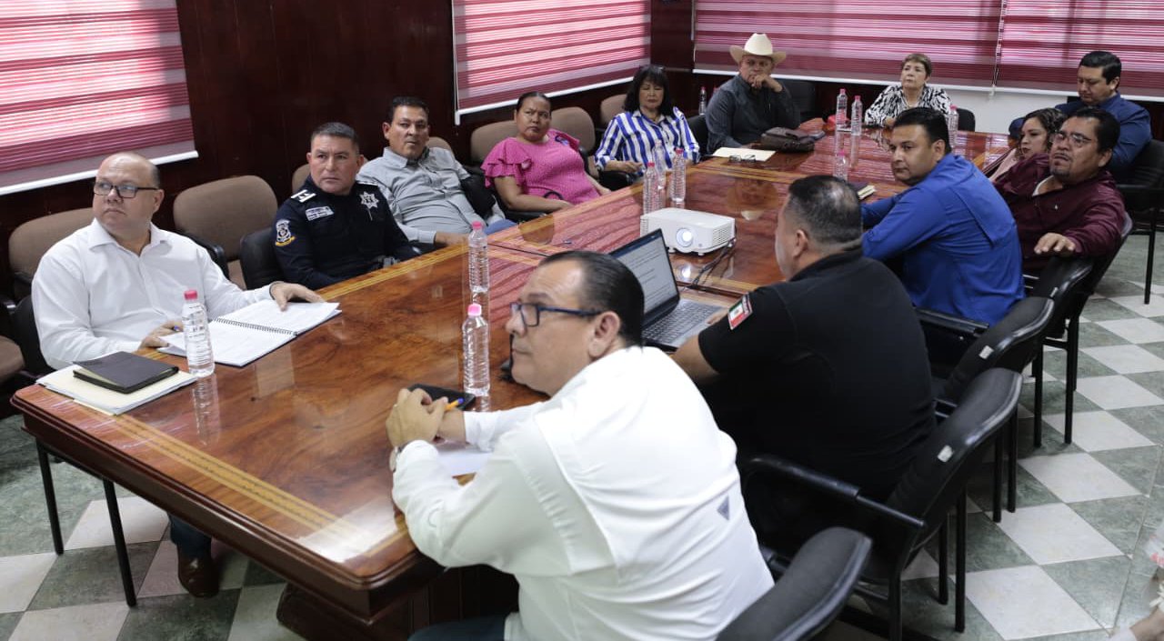 cecilia ramirez montoya en reunion con autoridades de seguridad