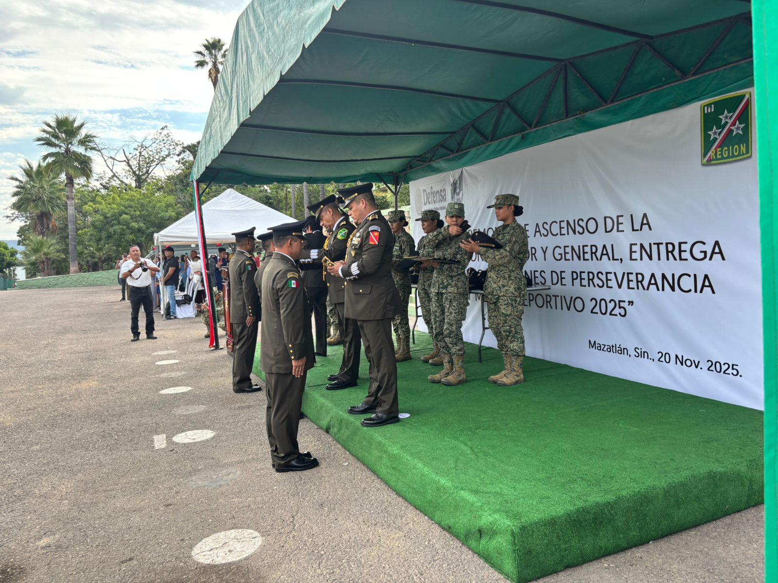 Ceremonia de ascenso de militares en Mazatlán, Sinaloa