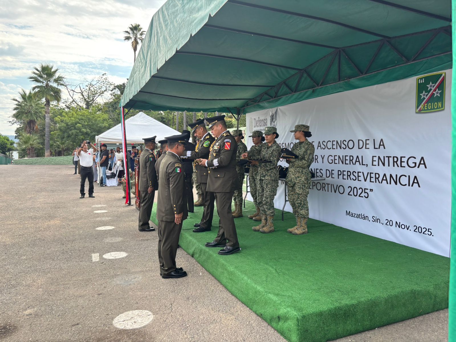 Ceremonia de ascenso de militares en Mazatlán, Sinaloa