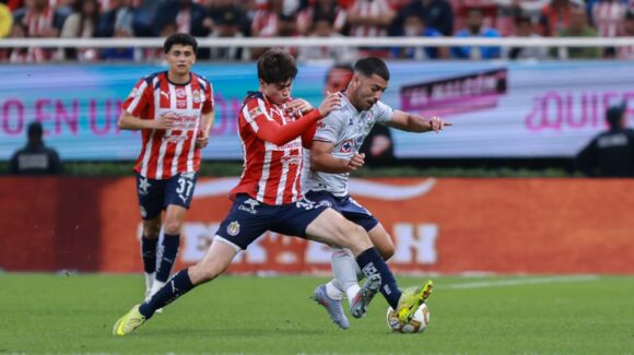 Chivas y Cruz Azul no se hacen daño en la ida de los cuartos de final de la Liga MX