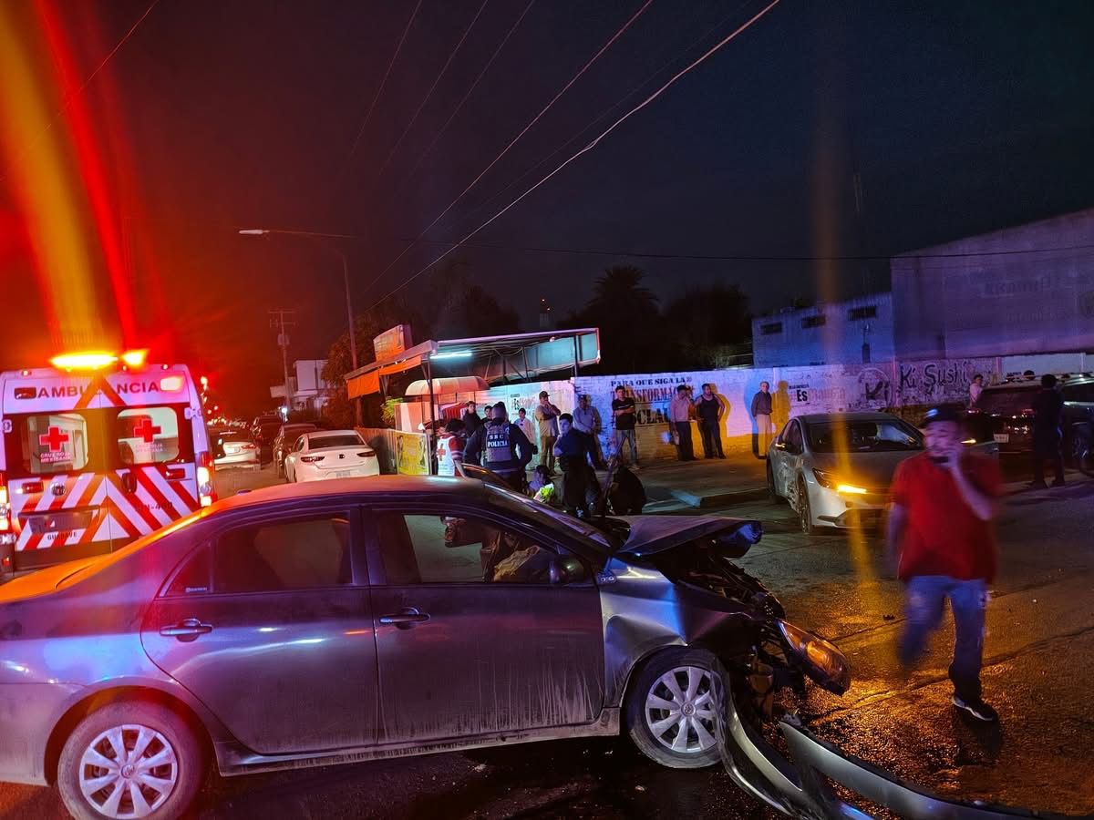 Una mujer lesionada dejó un choque múltiple en Guasave