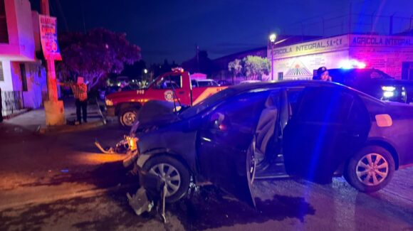 Choque múltiple en el Centro de Guasave, Sinaloa, deja una mujer lesionada y cuatro vehículos dañados