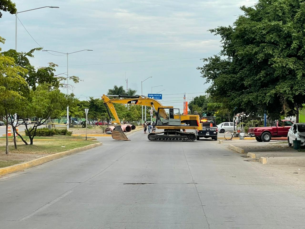 Cierre vial en las avenidas Juan Pablo II e Internacional en Mazatlán, Sin.