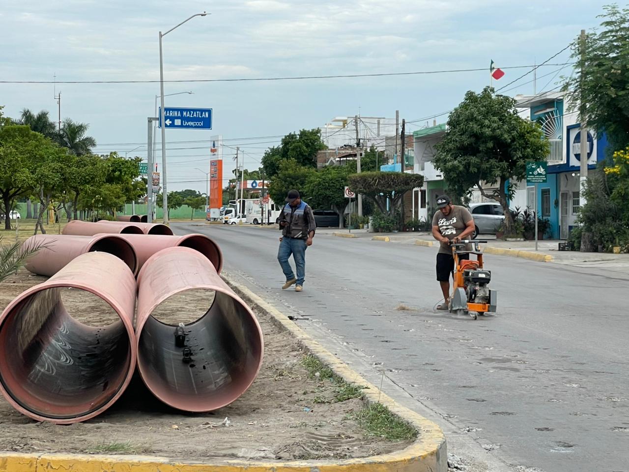 Cierre vial en las avenidas Juan Pablo II e Internacional en Mazatlán, Sin.