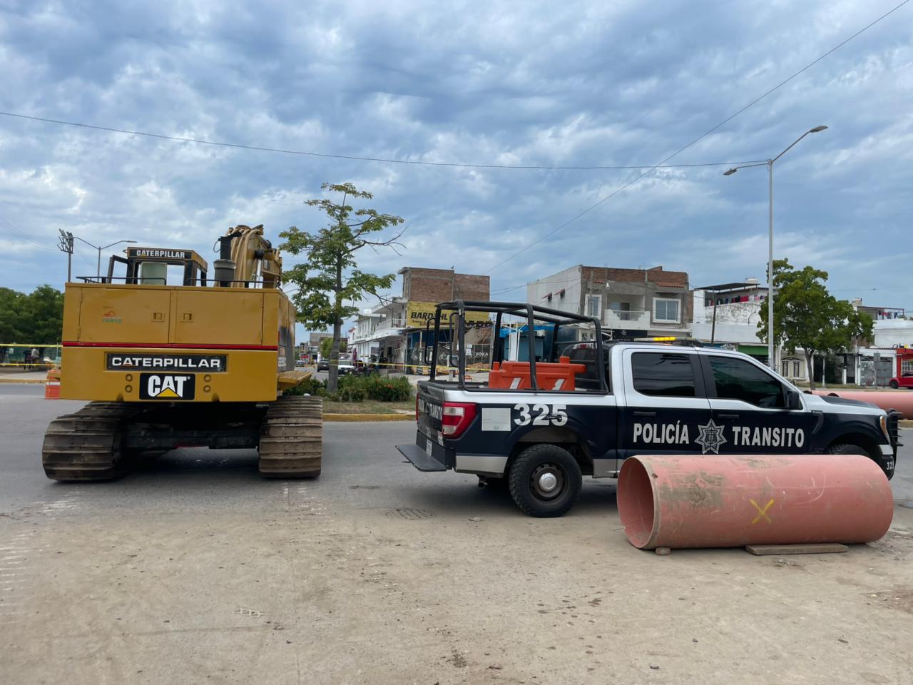 Cierre vial en las avenidas Juan Pablo II e Internacional en Mazatlán, Sin.