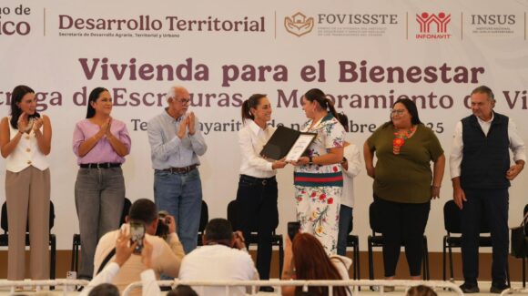 “Se está haciendo justicia”; Sheinbaum entrega 510 escrituras y constancias de reducción en Tepic, Nayarit