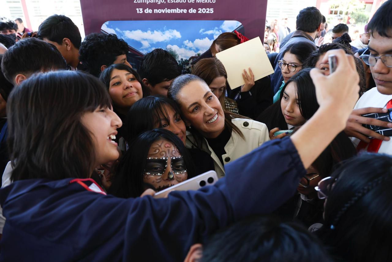 Claudia Sheinbaum inaugura dos clínicas del Issste en el Estado de México