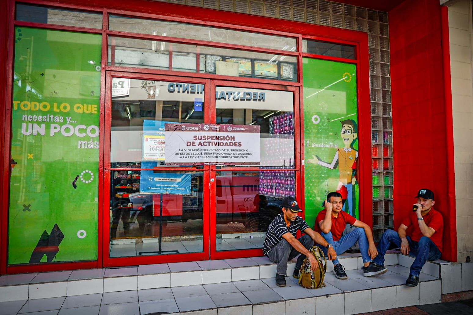 suspenden tienda Waldo’s en Culiacán