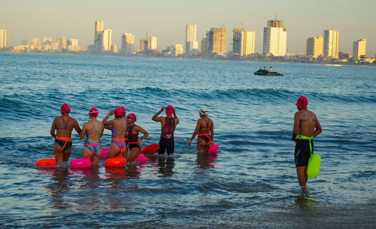 competencia de nado en mazatlan
