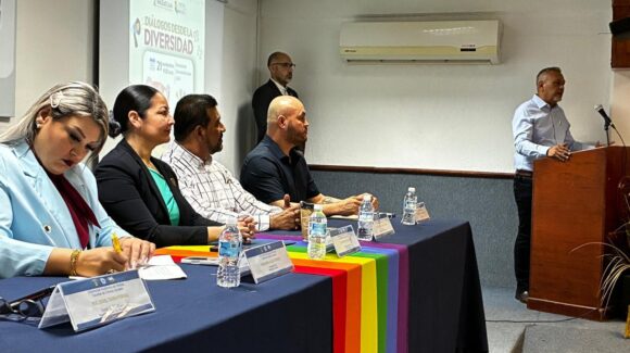Diálogos desde la Diversidad reúne a estudiantes y legisladoras para revisar la agenda LGBTQ+ en Mazatlán