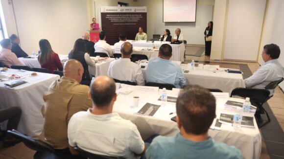 Invita Estrella Palacios a trabajar en equipo por la transparencia y rendición de cuentas en Mazatlán, Sinaloa