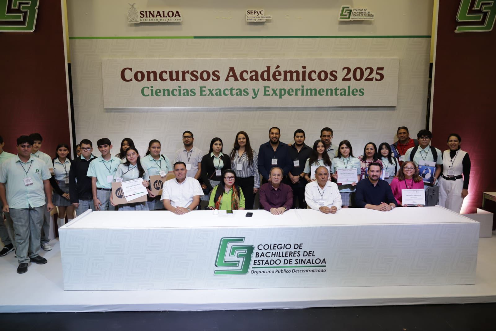 Cobaes realiza Concursos Académicos de Ciencias Exactas y Experimentales