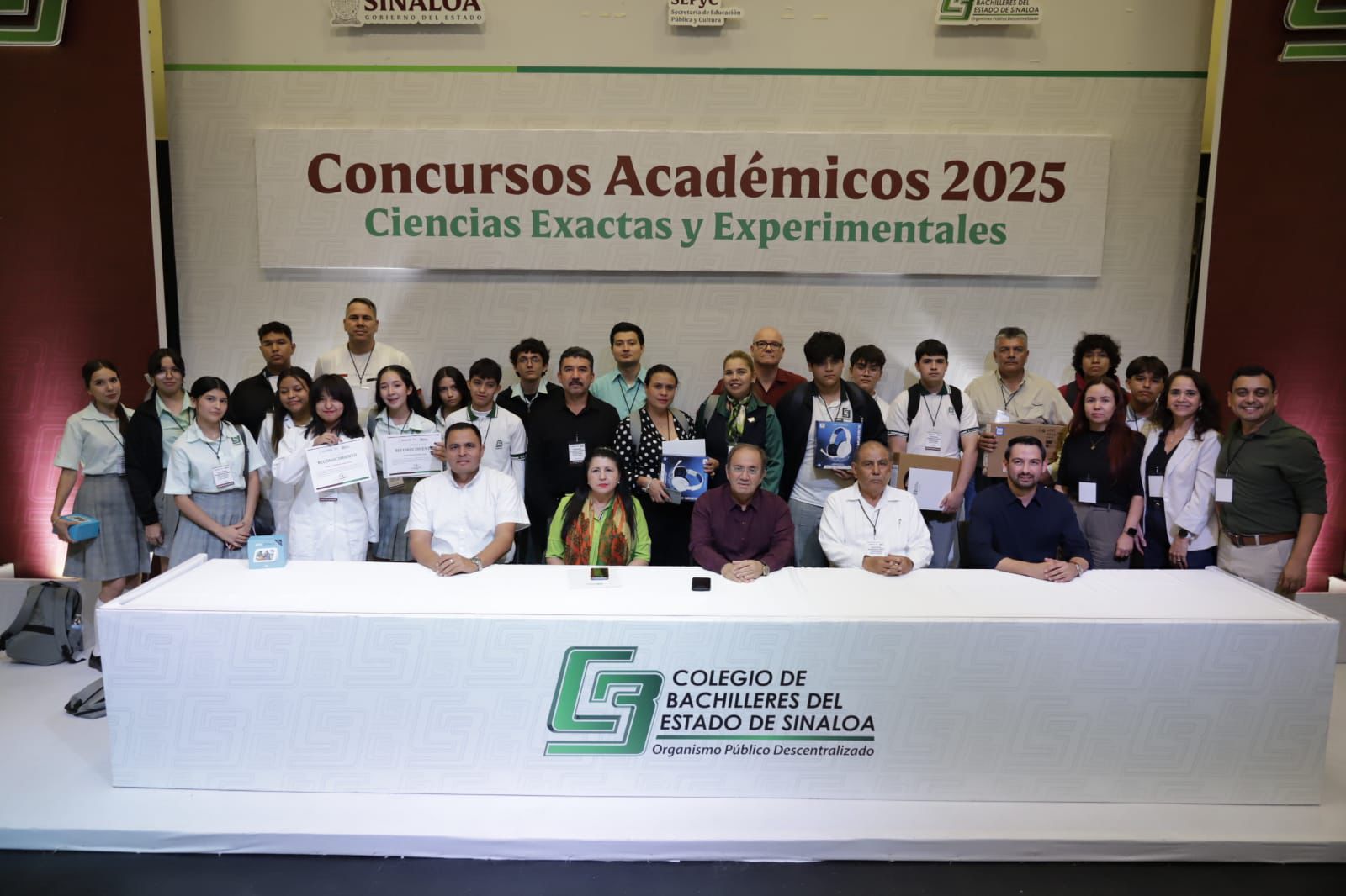 Cobaes realiza Concursos Académicos de Ciencias Exactas y Experimentales