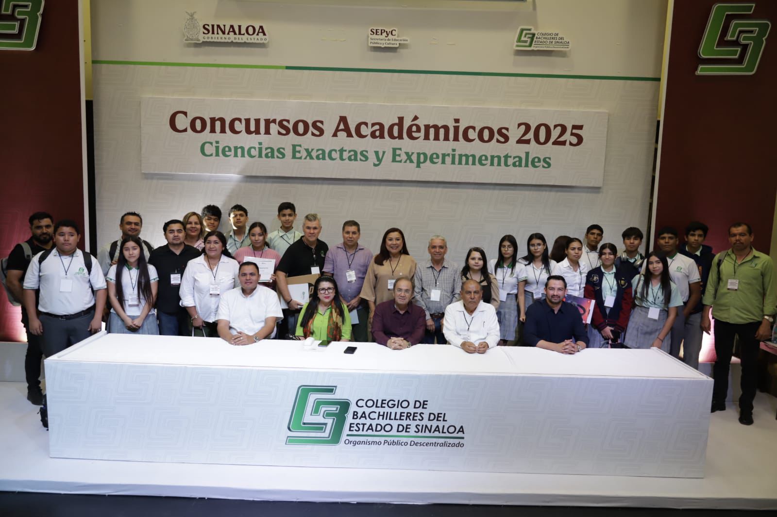 Cobaes realiza Concursos Académicos de Ciencias Exactas y Experimentales