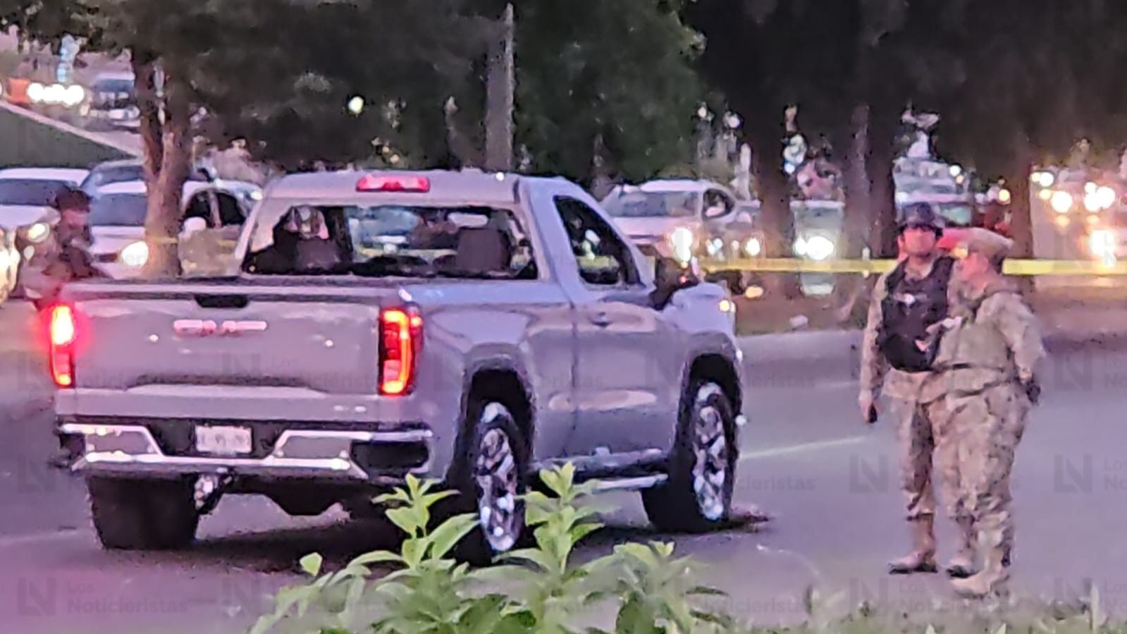 Ejecutan a dos ocupantes de una camioneta en Tres Ríos, Culiacán, Sin.