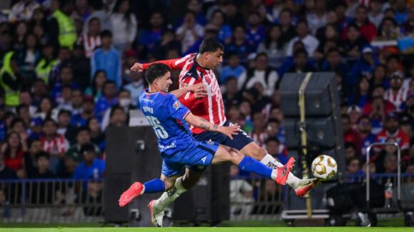 Cruz Azul elimina a las Chivas y avanzan a las semifinales del Apertura 2025 de Liga MX