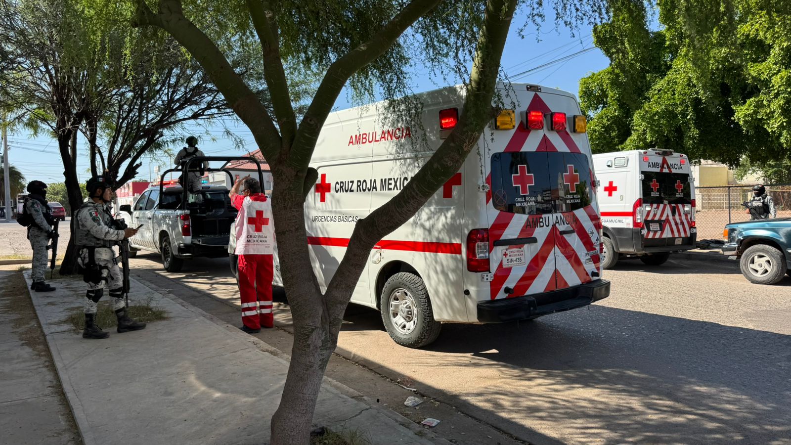 cruz roja auxilio en el choque