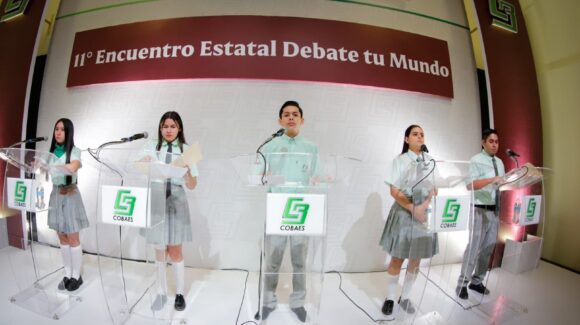 Jóvenes sinaloenses debaten sobre IA en el 11° Encuentro Estatal “Debate tu Mundo” de Cobaes