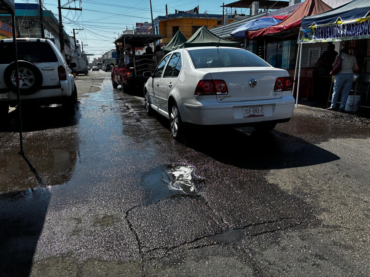 Derrame de aguas negras en el Centro de Mazatlán, Sin.