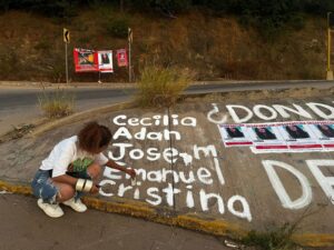 Instalan más lonas por desaparecidas en Mazatlán, Sinaloa