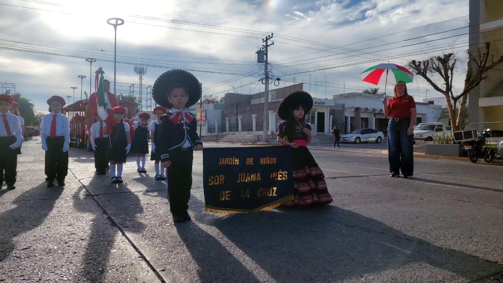 desfile 20 de noviembre en salvador alvarado