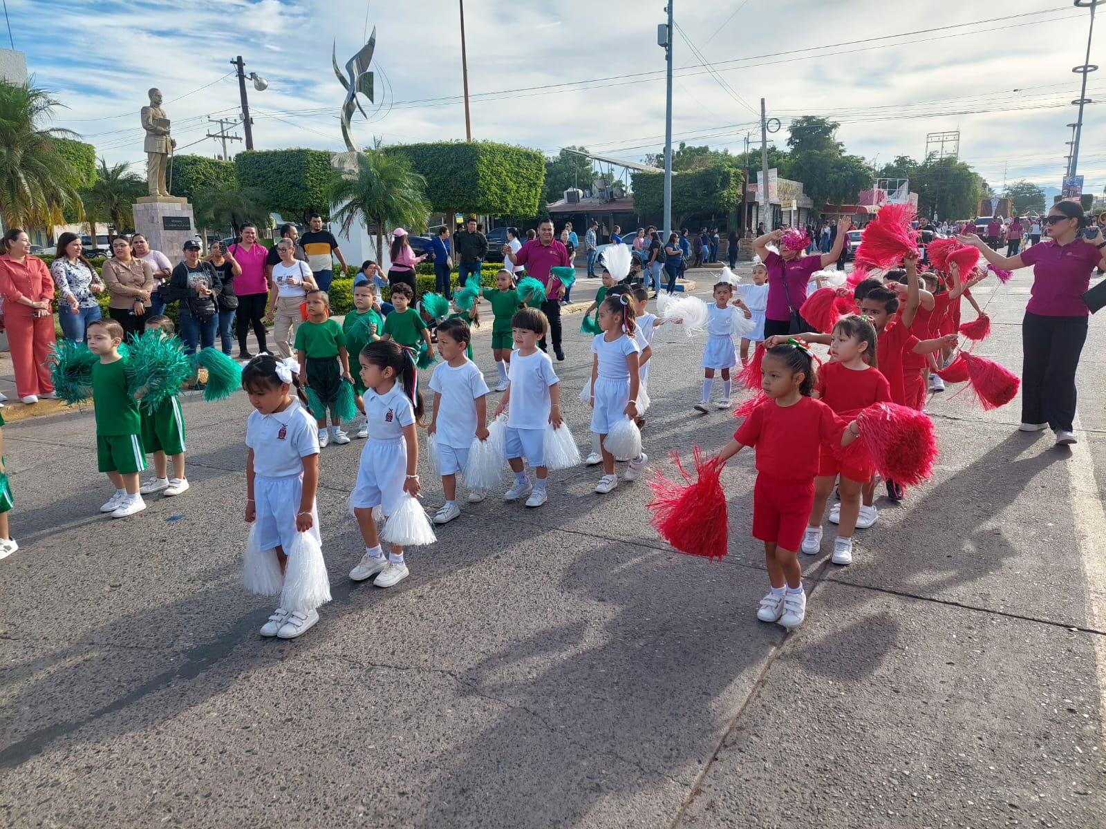 desfile 20 de noviembre en salvador alvarado