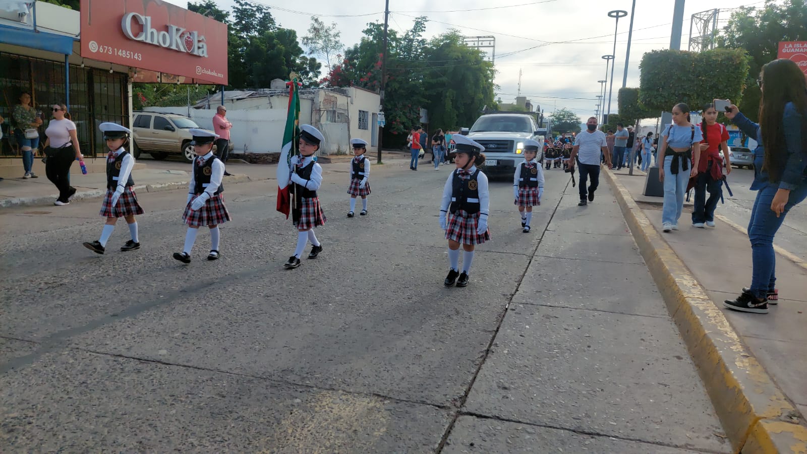 desfile 20 de noviembre en salvador alvarado