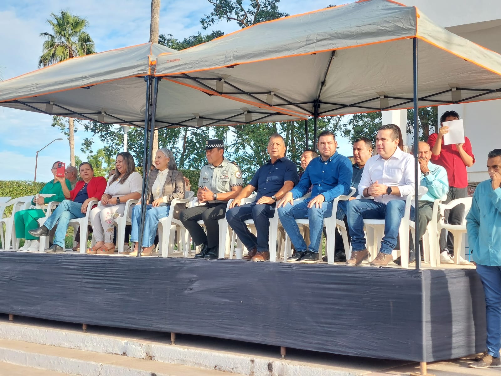 desfile 20 de noviembre en salvador alvarado