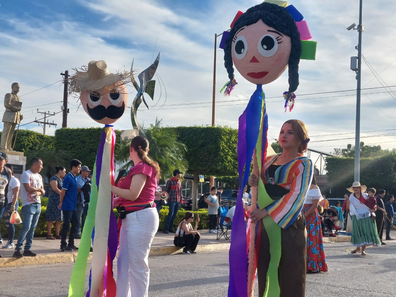 desfile 20 de noviembre en salvador alvarado