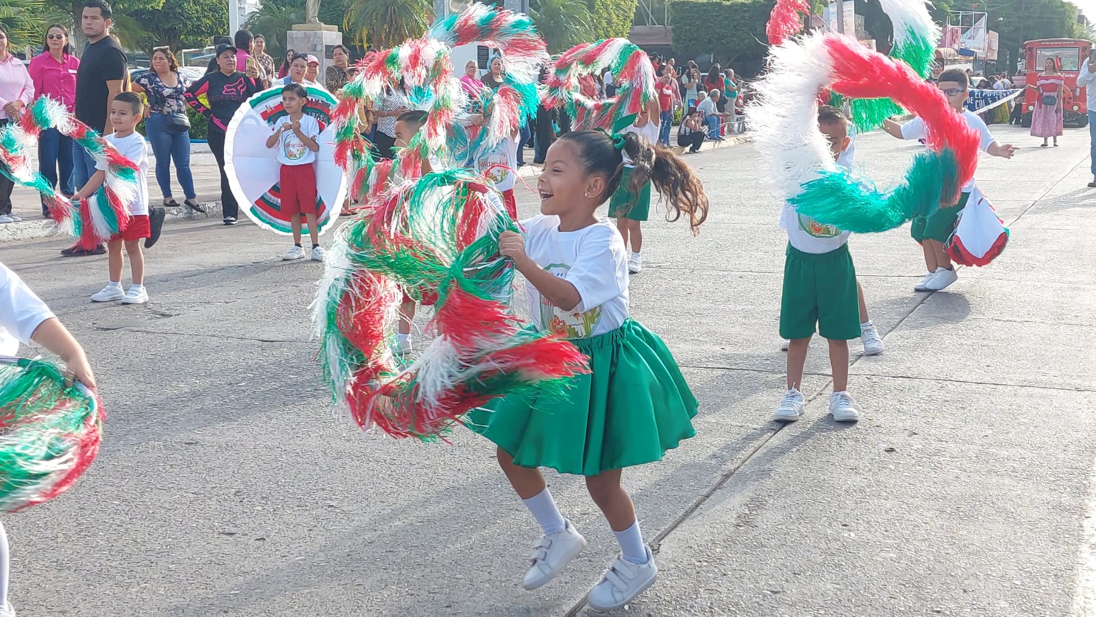 desfile 20 de noviembre en salvador alvarado