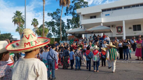 Guamúchil se llena de ternura con el desfile cívico-deportivo de nivel preescolar