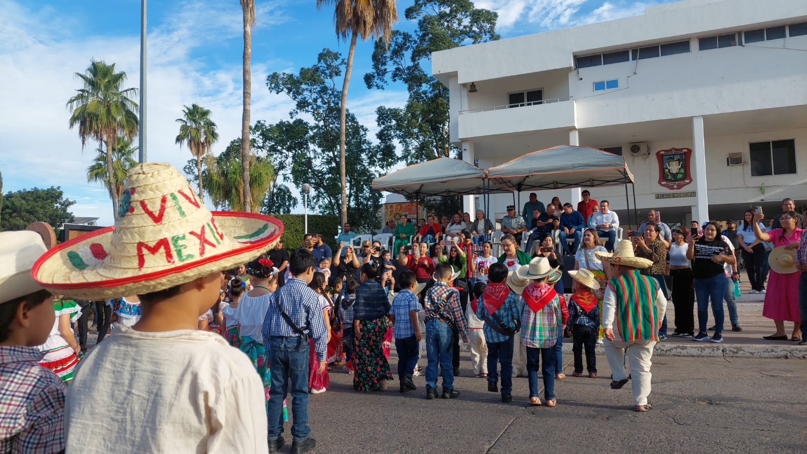 desfile 20 de noviembre en salvador alvarado