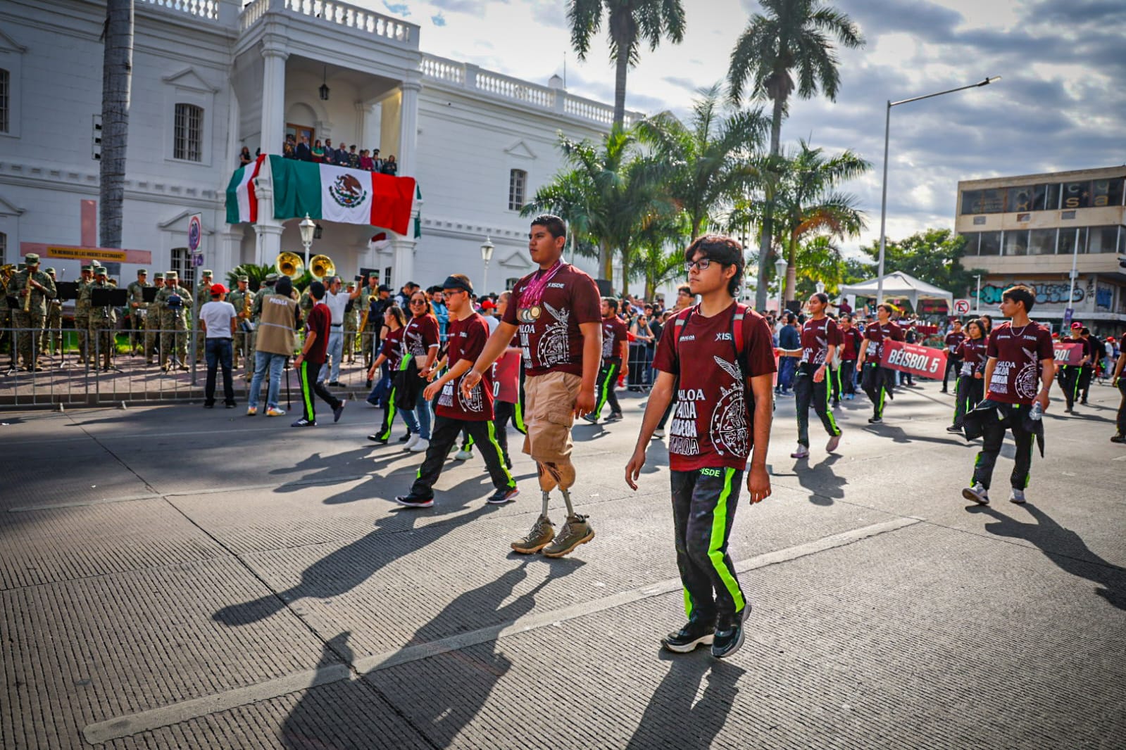 Desfile por el 115 aniversario de la Revolución Mexicana en Culiacán, Sinaloa