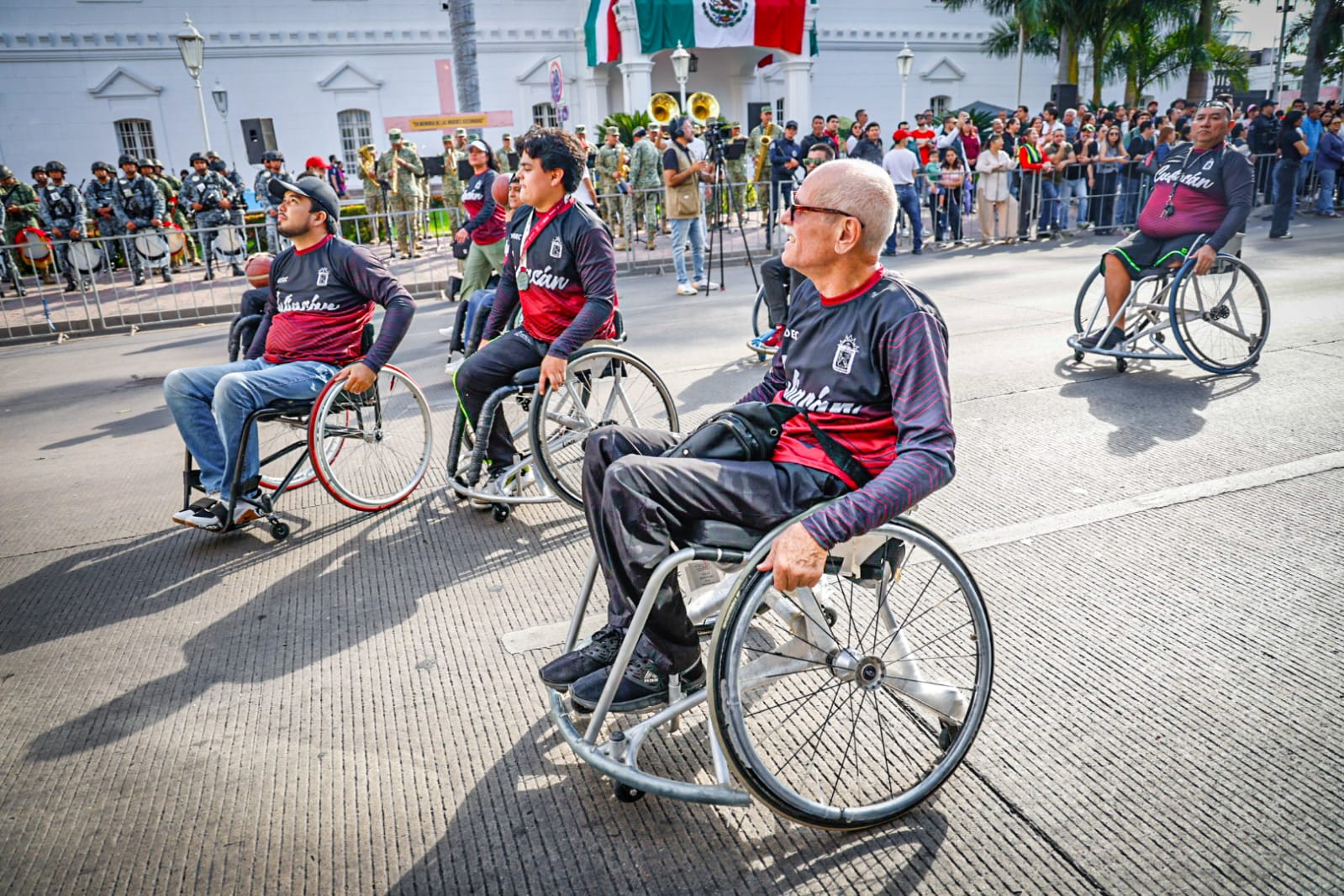 Desfile por el 115 aniversario de la Revolución Mexicana en Culiacán, Sinaloa