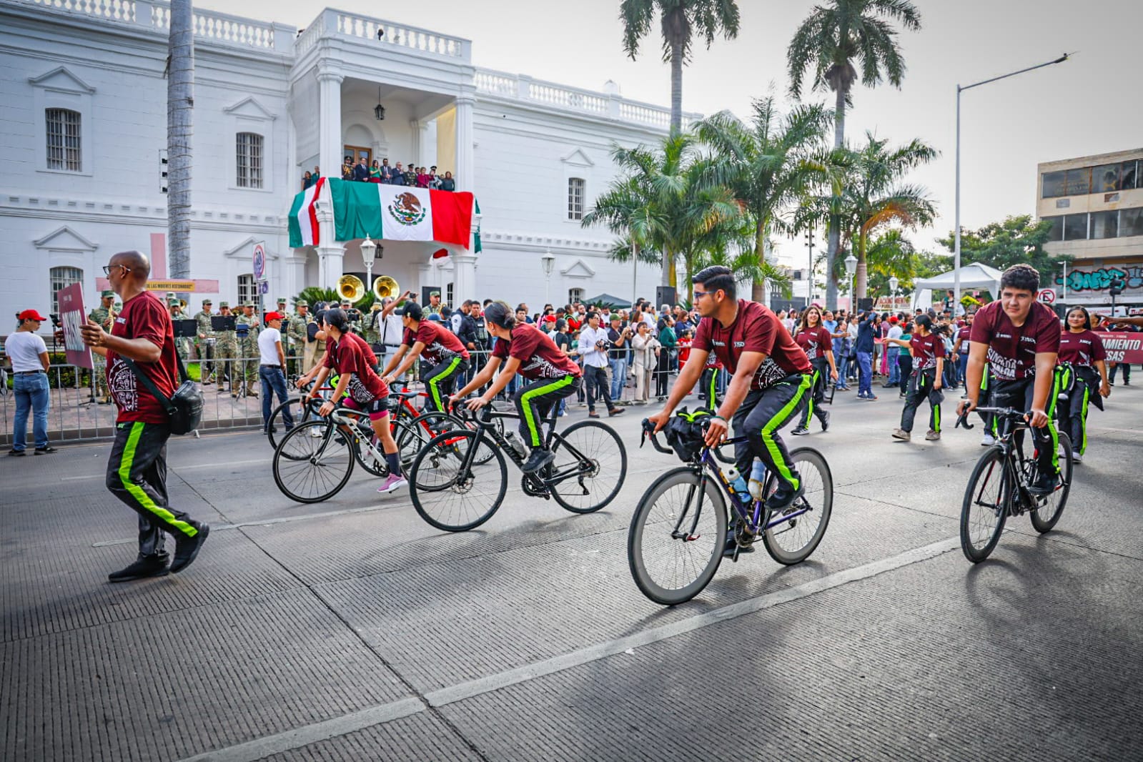 Desfile por el 115 aniversario de la Revolución Mexicana en Culiacán, Sinaloa