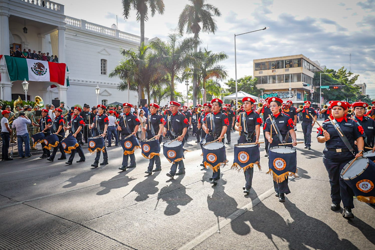 Desfile por el 115 aniversario de la Revolución Mexicana en Culiacán, Sinaloa