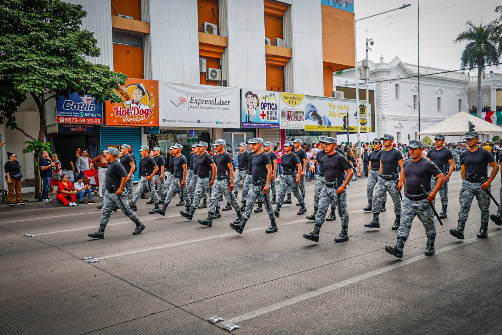 Desfile por el 115 aniversario de la Revolución Mexicana en Culiacán, Sinaloa