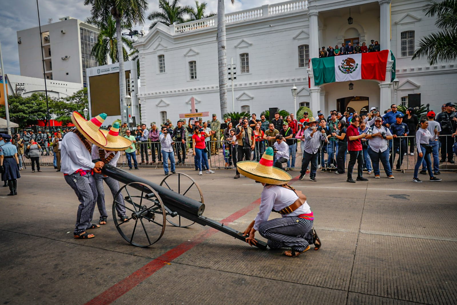 Desfile por el 115 aniversario de la Revolución Mexicana en Culiacán, Sinaloa