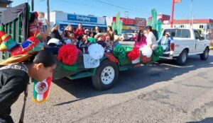 Desfile del Día de la Revolución en Guamúchil